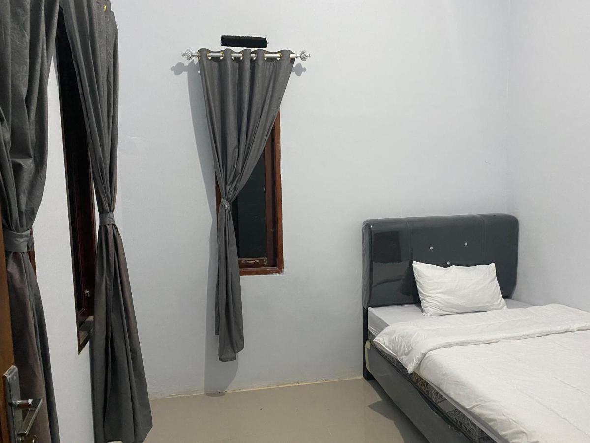 Khalisa Home Syariah Pontianak Extérieur photo