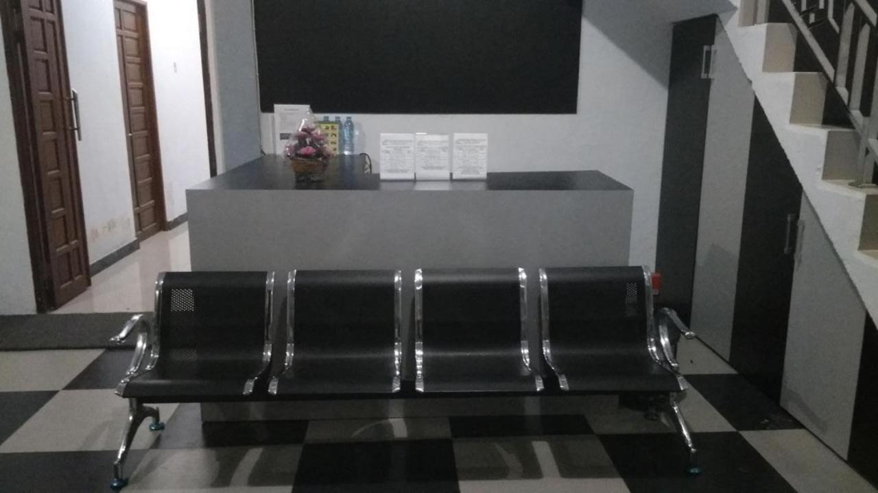 Khalisa Home Syariah Pontianak Extérieur photo