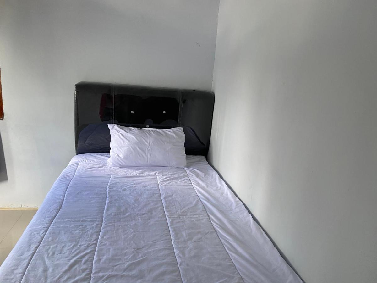 Khalisa Home Syariah Pontianak Extérieur photo